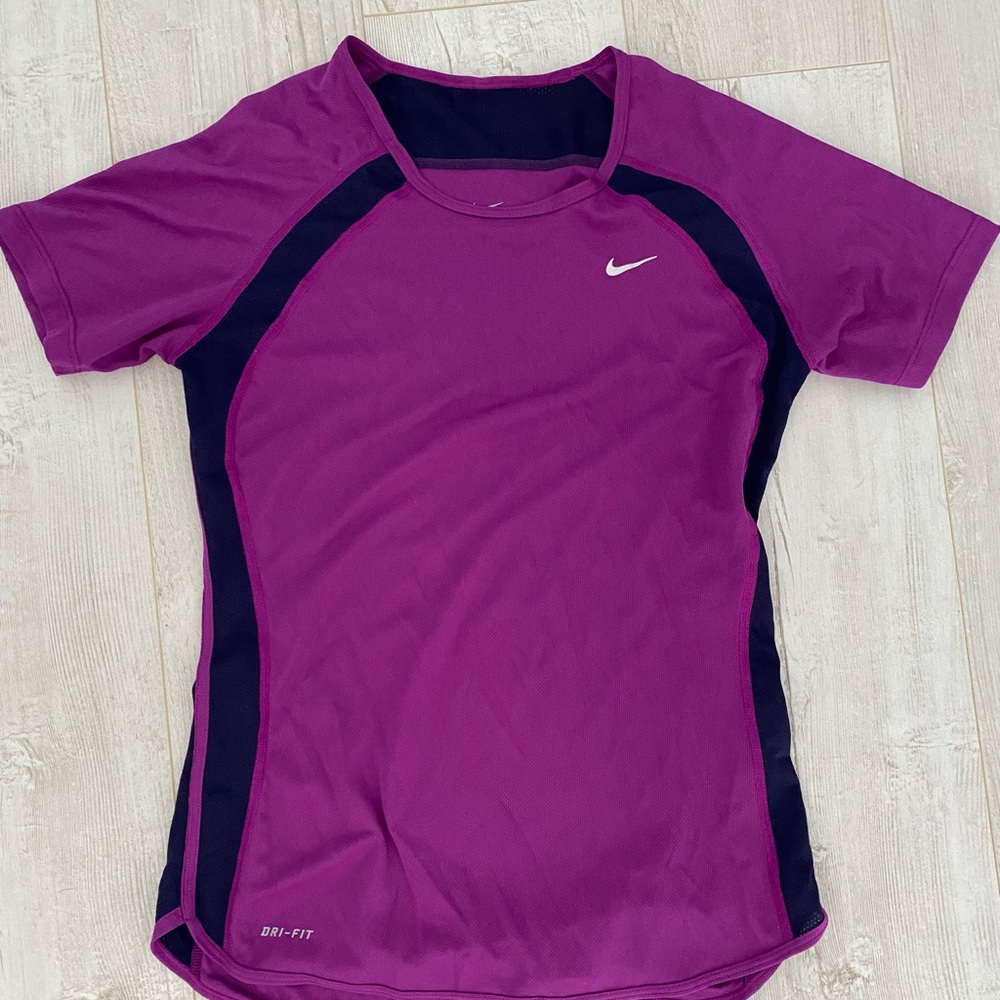Ladies Nike Workout Tee